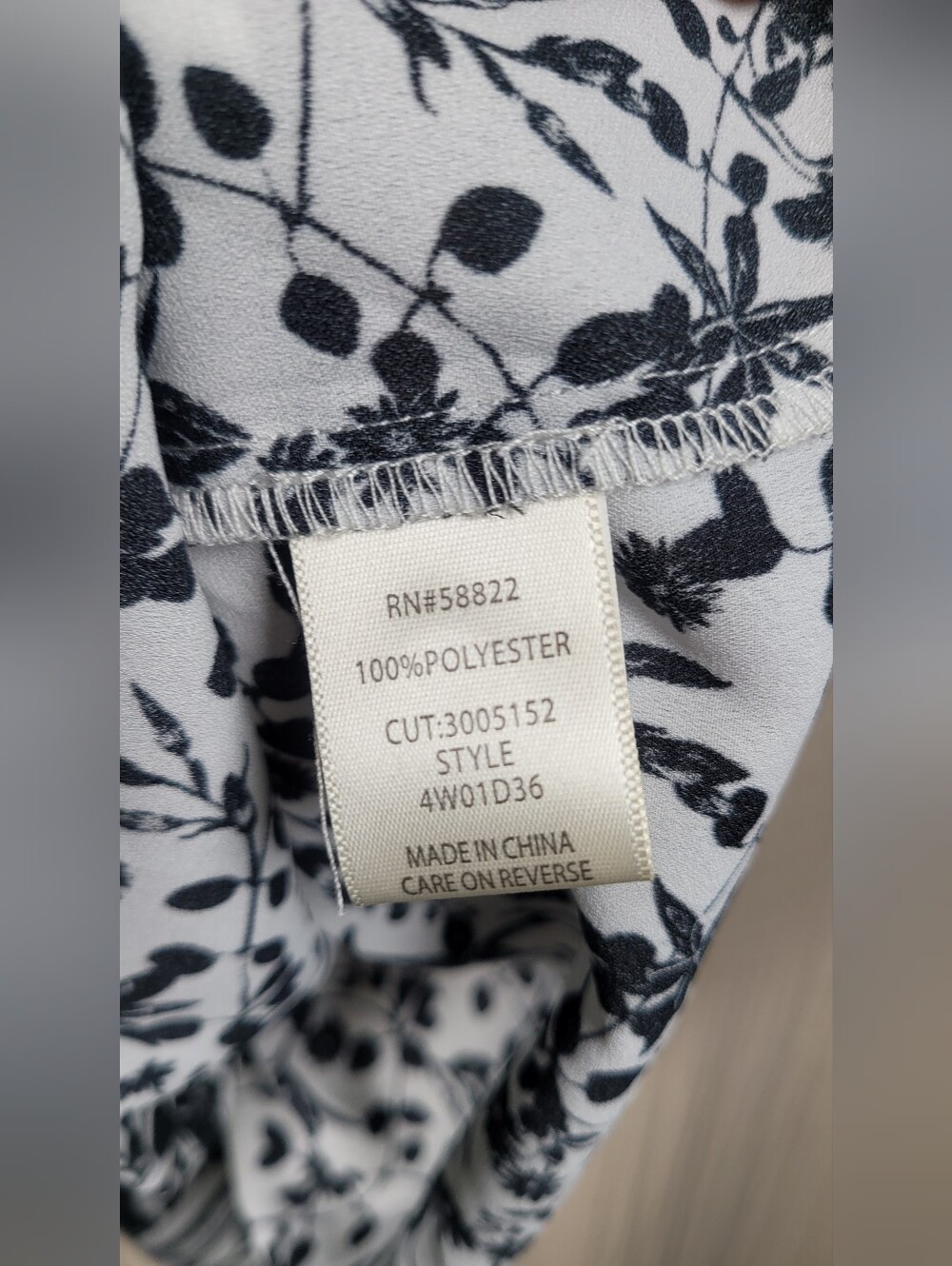 Max Studio Women’s Black & White Floral Peasant Top - Picture 3 of 13
